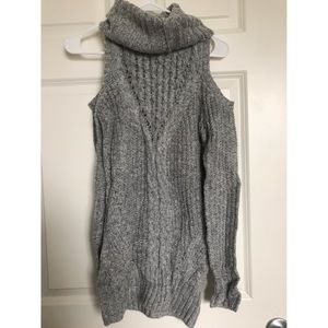 Shoulder cut sweater